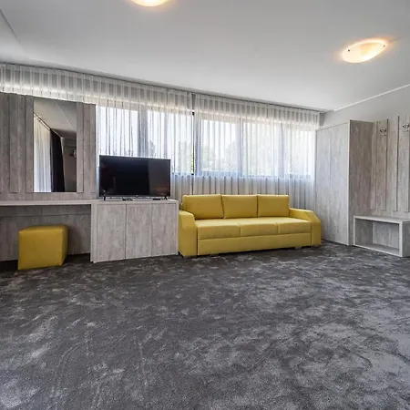 Caesar 2 * Kŭrdzhali